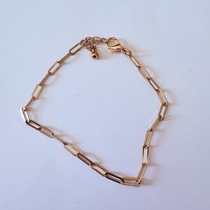 Elegant Gold Chain Bracelet